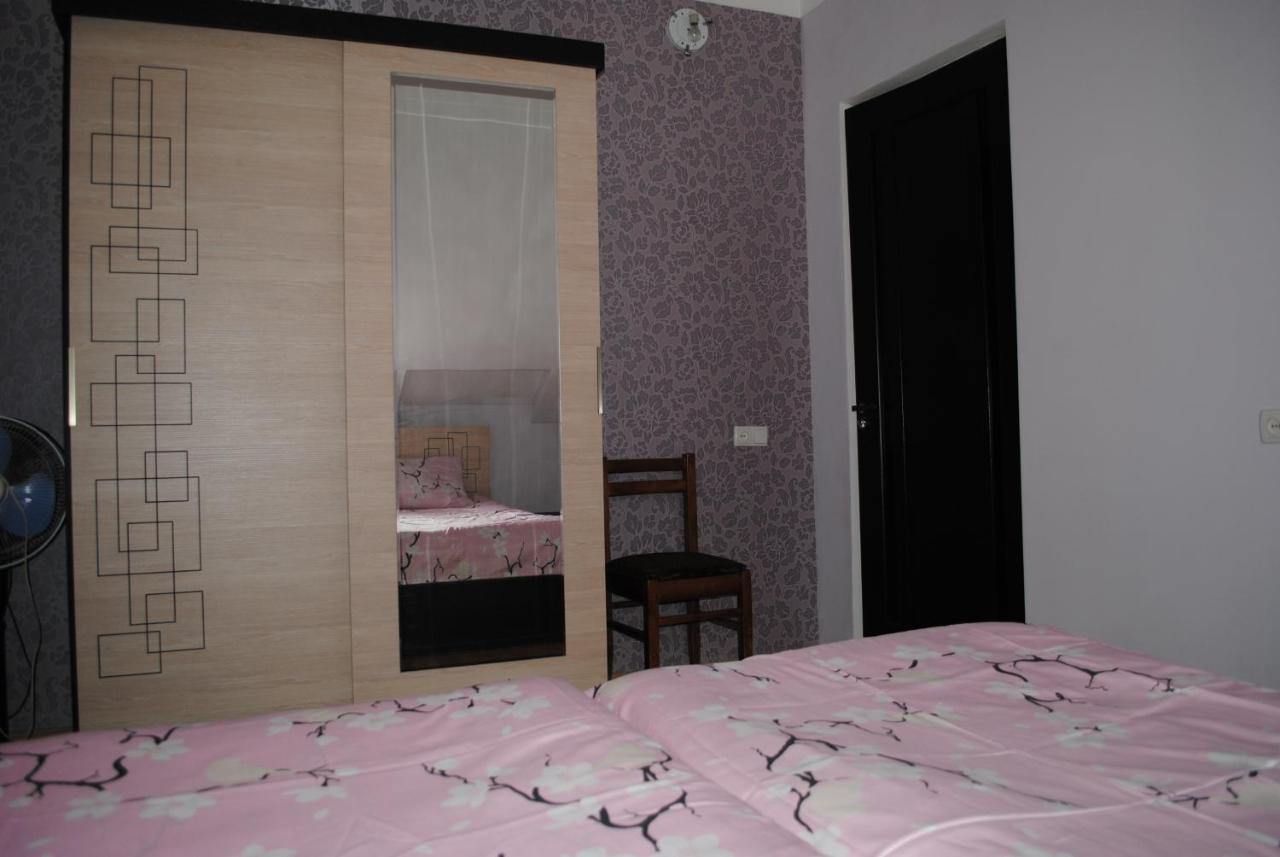 Family Guesthouse - Macharashvili Tbilisi Exterior photo