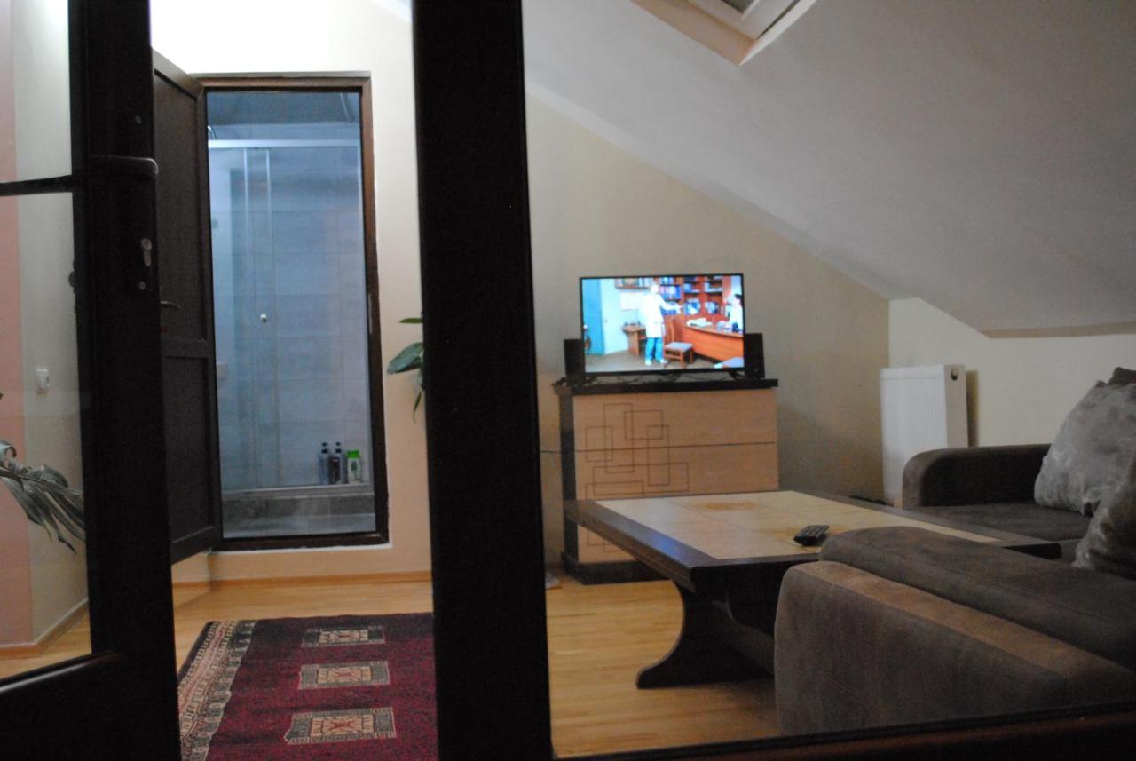 Family Guesthouse - Macharashvili Tbilisi Exterior photo